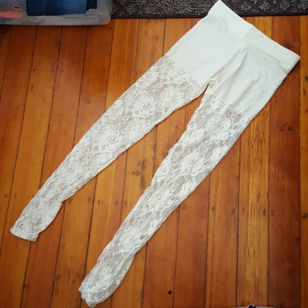 Lacy floral leggings